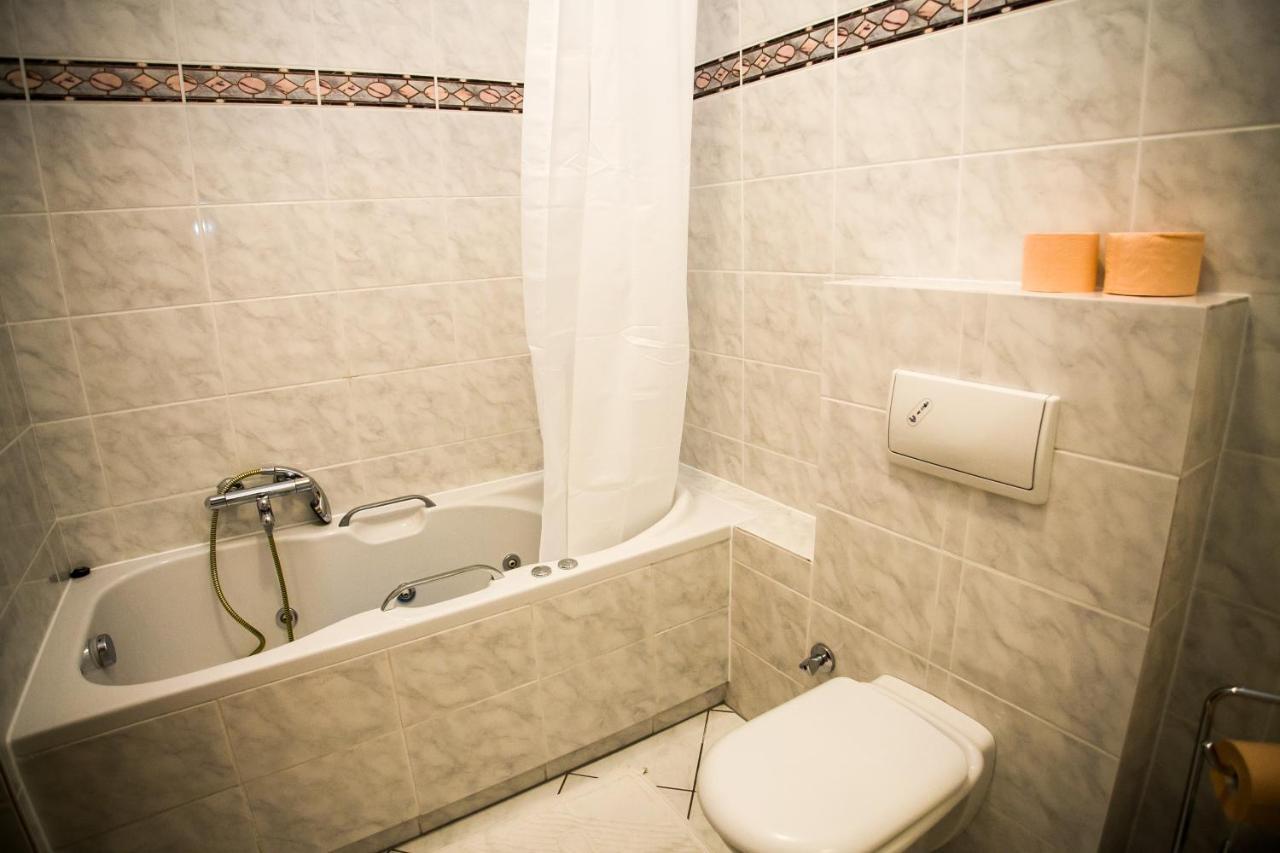 Pile Apartments 8 Омиш Экстерьер фото