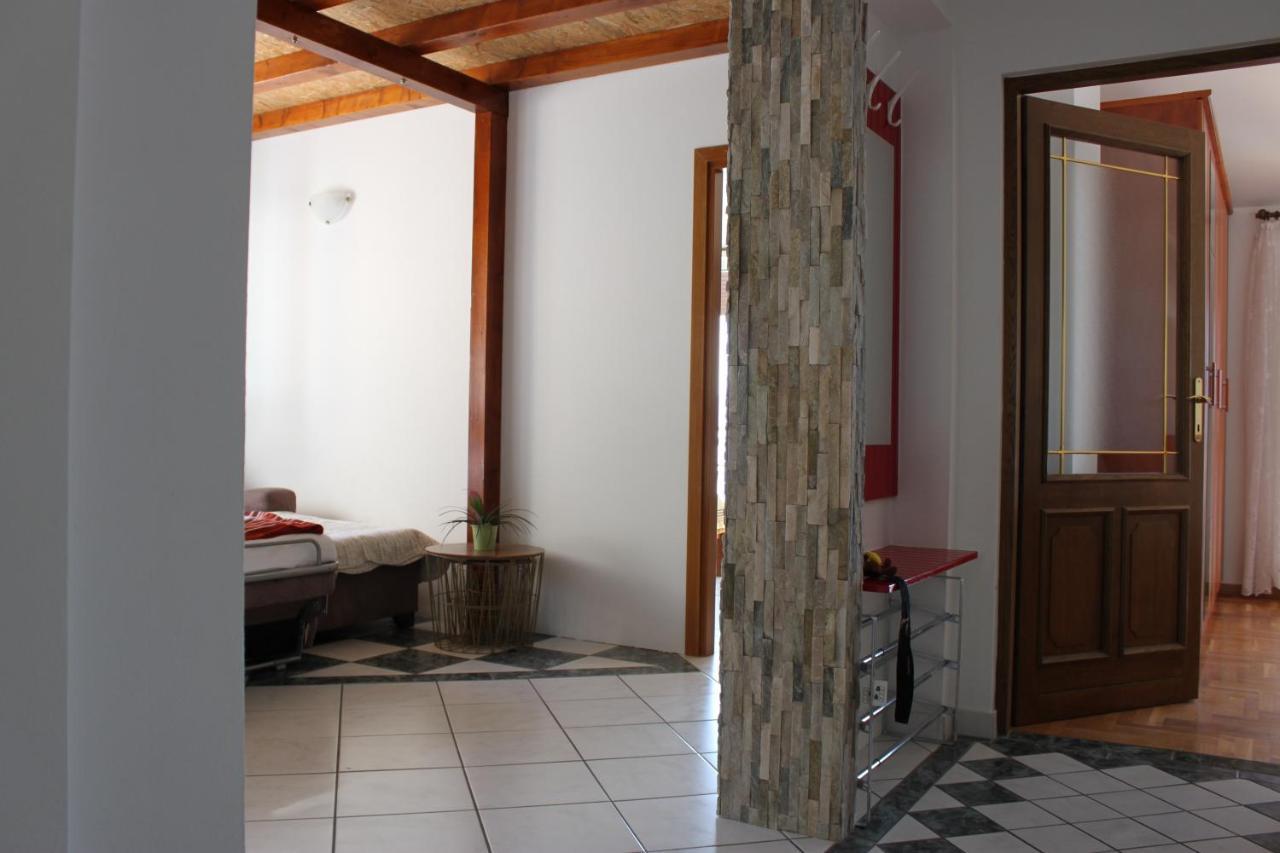 Pile Apartments 8 Омиш Экстерьер фото